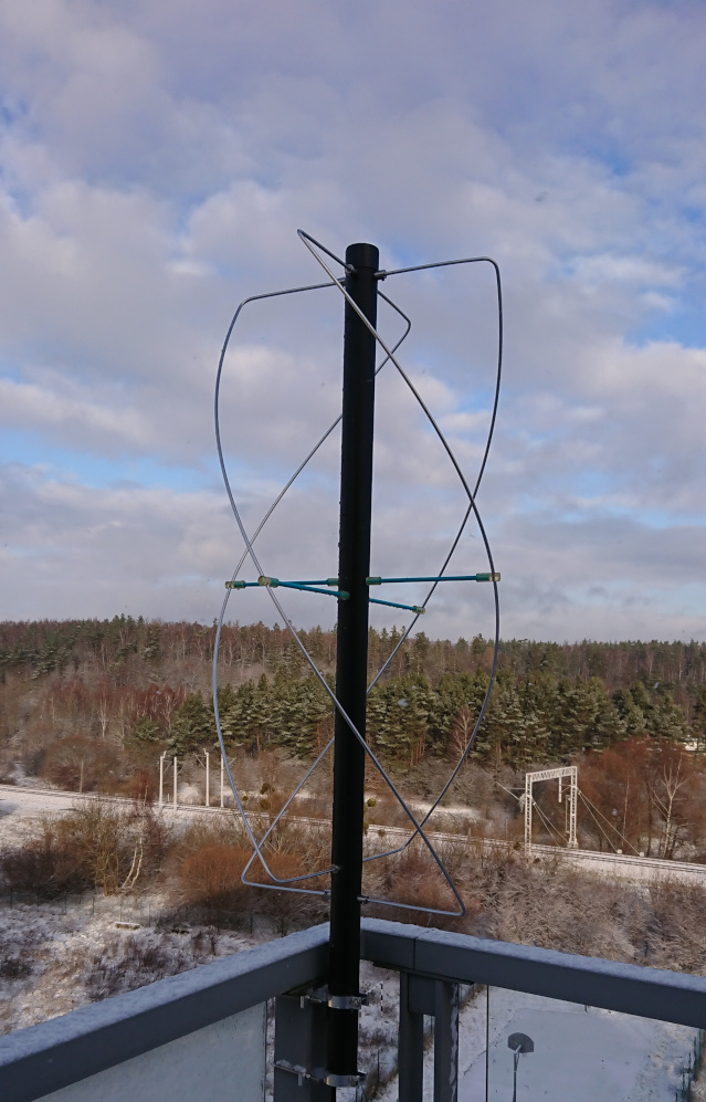 The QFH (quadrifilar helix) antenna that is currently (early 2022) used to receive VHF/137MHz band. The model is Diamond DP137. It performs much better than previously used crossed dipole (WiMo TA-1) antenna.